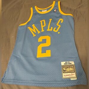 Mitchell & Ness Hardwood Classics MPLS “lakers”
Derek Fisher Swingman jersey